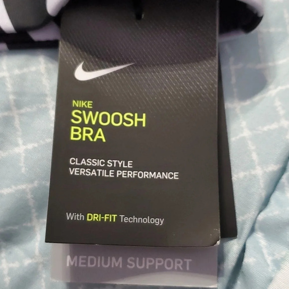 NWT Nike Women's Swoosh Icon Clash Sports Bra S - Picture 7 of 10